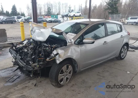 2016 Kia Forte Lx z USA, uszkodzony, nr VIN KNAFK5A82G5617819